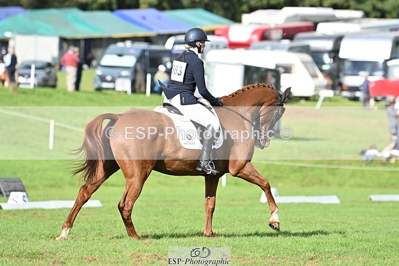 231020-141254-10853 - 663-GROOVY.GUY-Hannah.Watson-DR