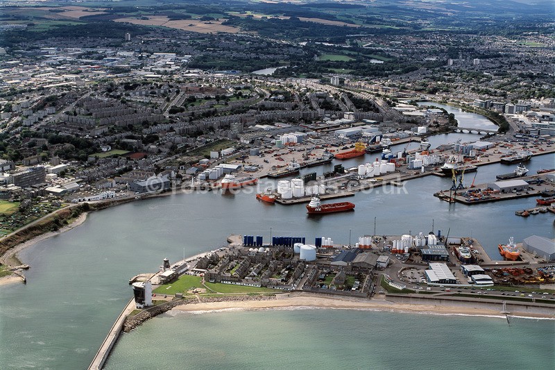 A00739J Aberdeen Harbour in 2018 - Settlements, infrastructure and attractions