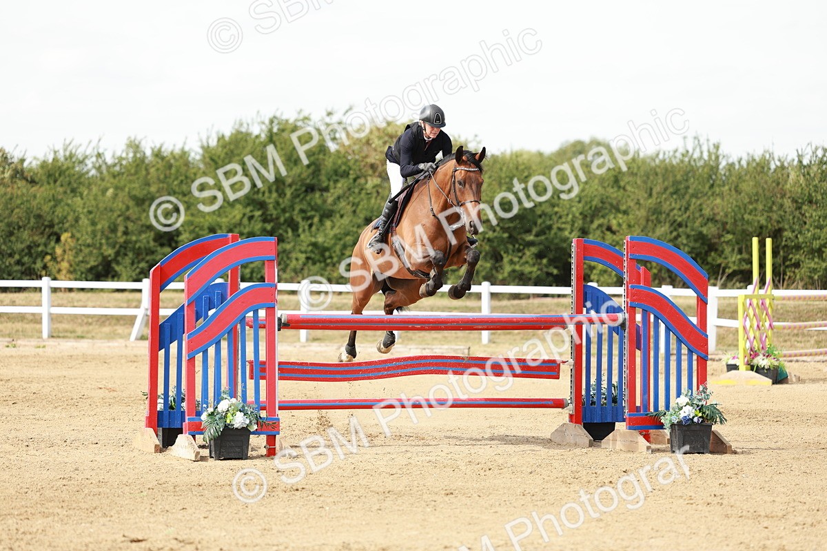 SBM_008068 - Class 4 - Senior Foxhunter - 1.20m Open