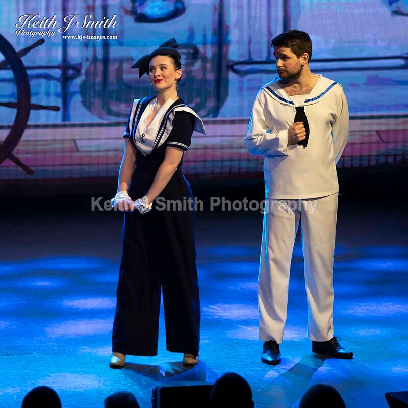 6KJS0237 - Ambition show team