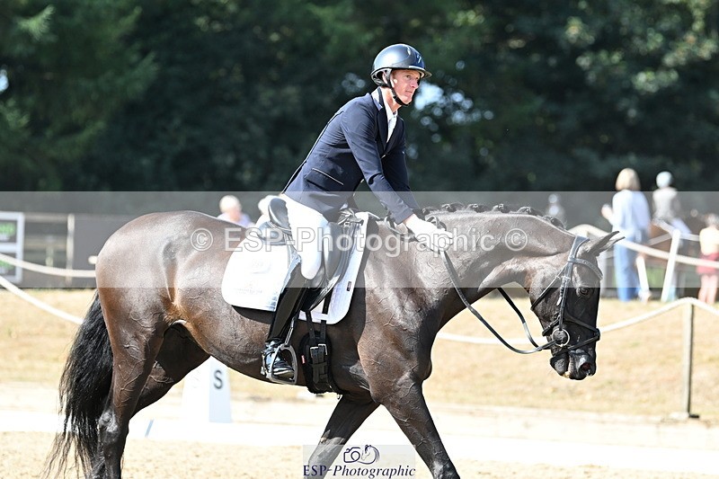 250810A-102916-05197 - 009-Ben.JamesClapton.Banks.Primadonna