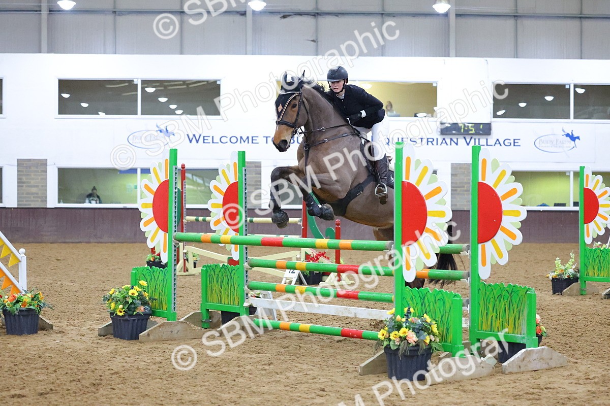 1I0A4739 - Class 9 - Senior Newcomers/ 1.10m Open
