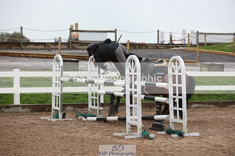 231112A-132441-04447 - Cls 20 Newcomers & 1.10m Open