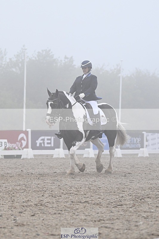 250907-145643-08978 - 106-Lucy.HamblettGalliano.Gold.Dust