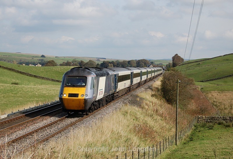 25.9.11- 43277 & 43313 1S07 09.37 Doncaster - Aberdeen, Throp - Tyne Valley (west to east)