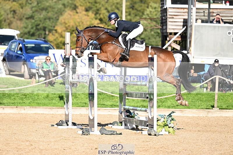 251024A-125120-10492 - C-239-Ellie.Townend