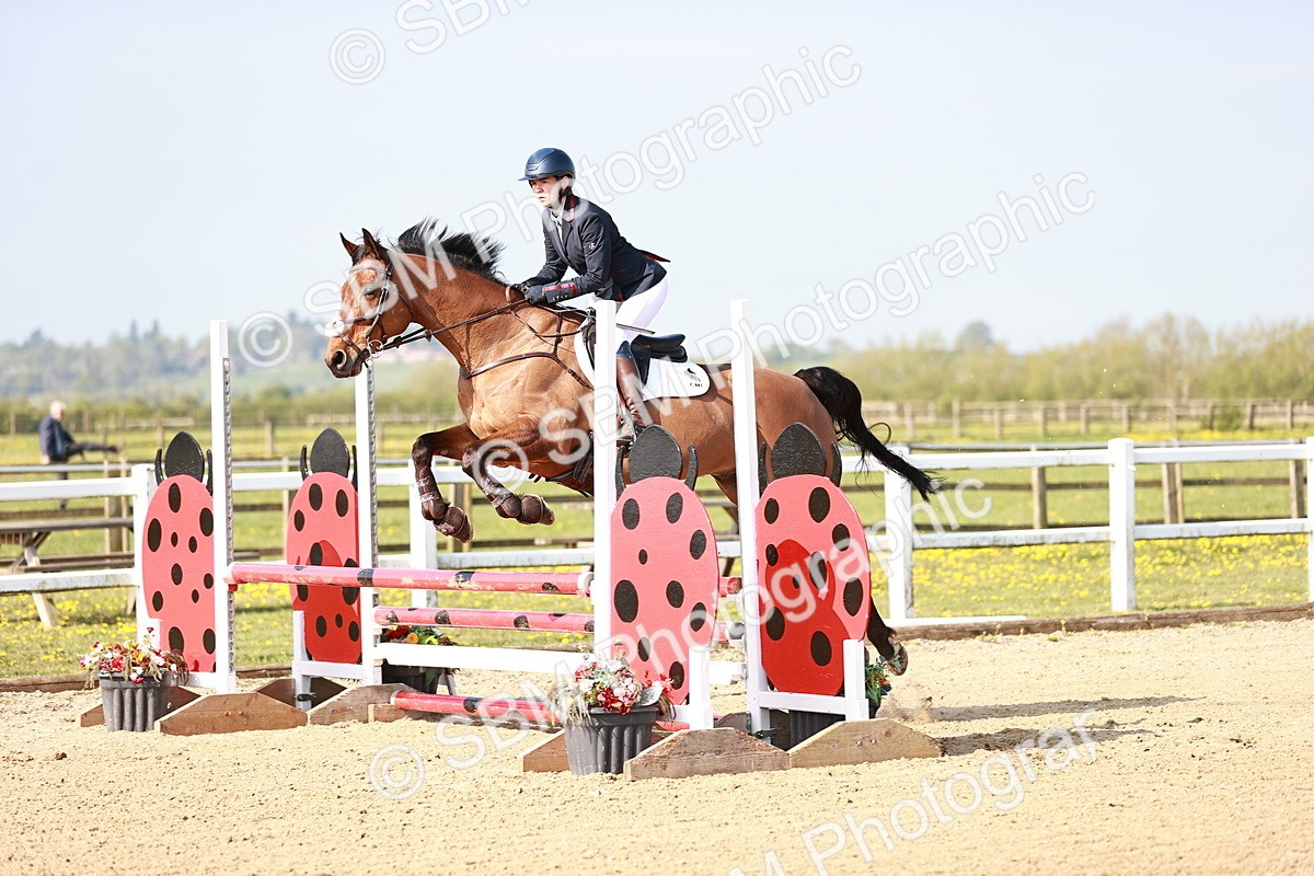  - Class 21 - Senior British Novice - 90cm