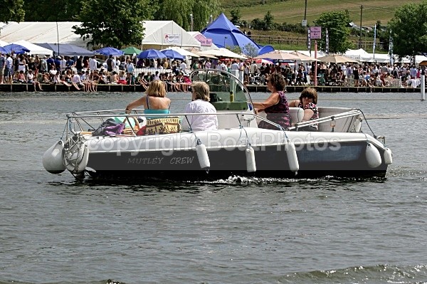 090704 MUTLEY CREW IMG_1139 - HENLEY REGATTA  SATURDAY 4th JULY 2009