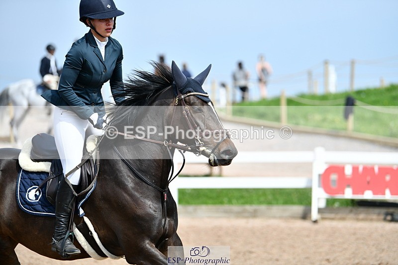 240511A-153720-14173 - Cls 25 British Novice and 90cm Open