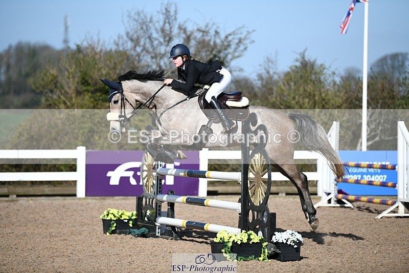 250330-101012-06016 - Cls 32 British Novice and 90cm