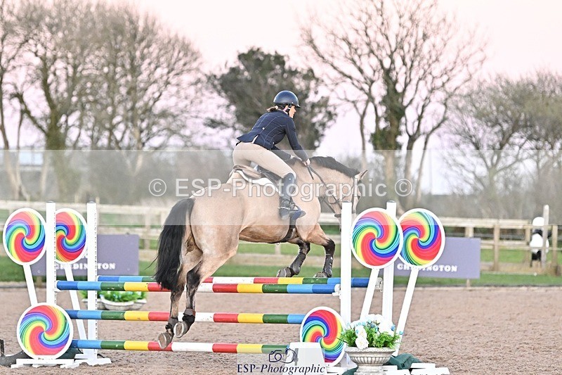 250401-194301-01108 - 100cm Cl;asses