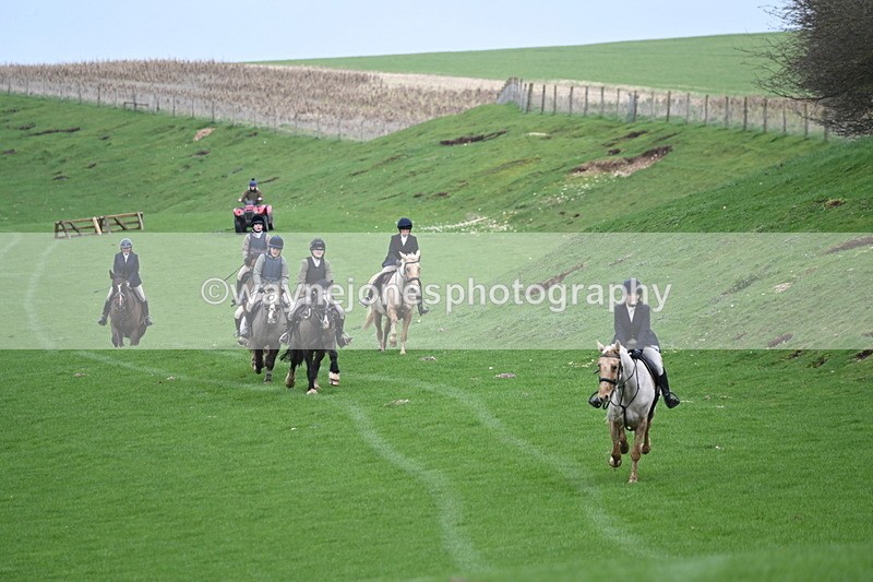 WJ6_9277 - Line Three