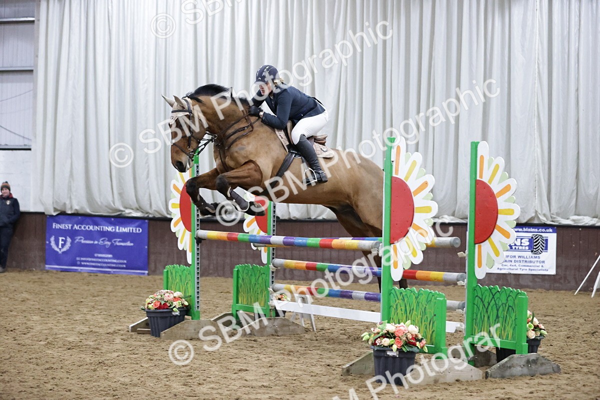 SBM_001128 - Class 4 - Senior Newcomers/ 1.10m Open