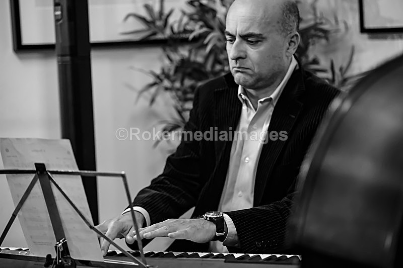  - BEN THOMAS & DAVIDE LOGIRI TRIO