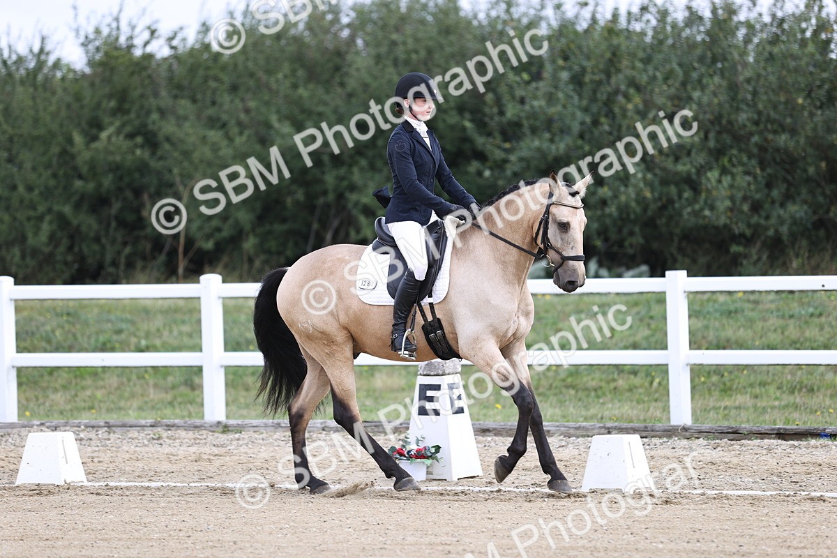 SBM_015312 - Class 14 - Novice 23 - 9.05-10.08