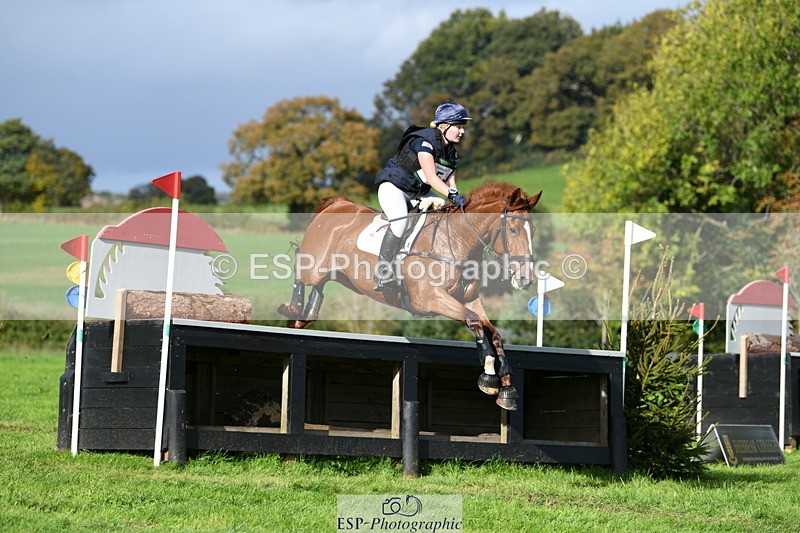 251024A-131804-11975 - B-154-Holly.Law