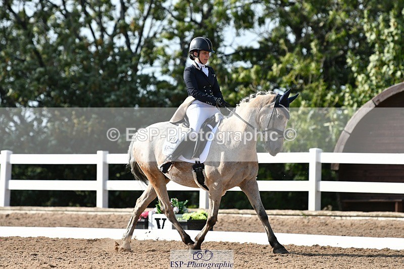 250906-162636-05064 - 128-Chantelle.Oliver-SymondsStadmorslow.Coffee.n.Cream