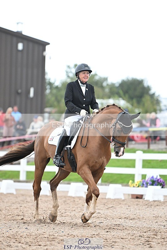 250907-141333-09204 - 007-Karen.DanceHevans.Sign.of.the.Times