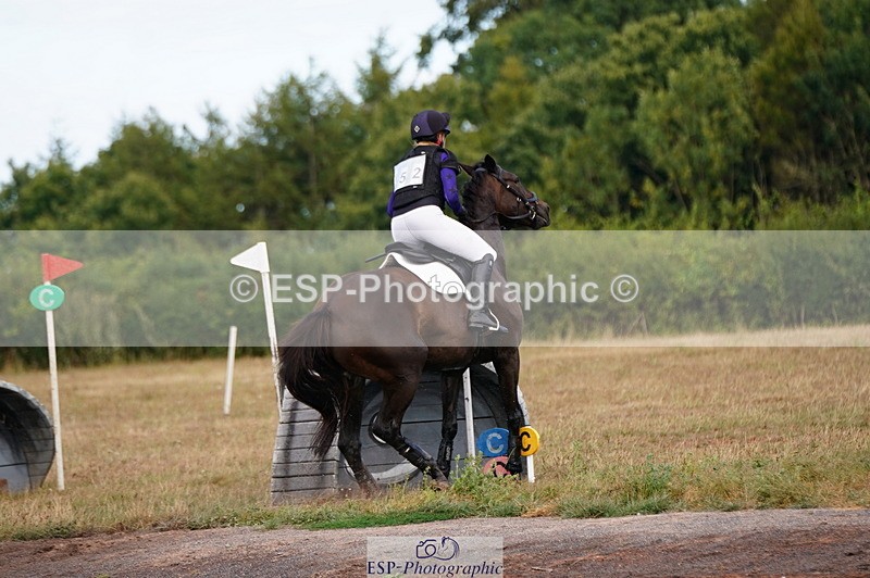 250802A-174506-08998 - H-352-Emma.Hurworth-STEREN.OF.AVALON