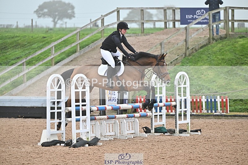 241103A-103435-06678 - SUN Cls 18 British Novice and 90cm Open