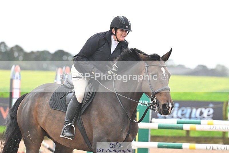 251003-132244-01100 - Cls 3 Foxhunter and 1.20m