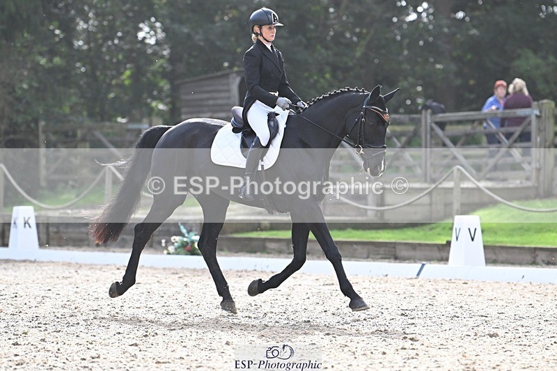 231019-144337-04258 - 056-WILLOW.BDA-Lisa.Maynard-DR