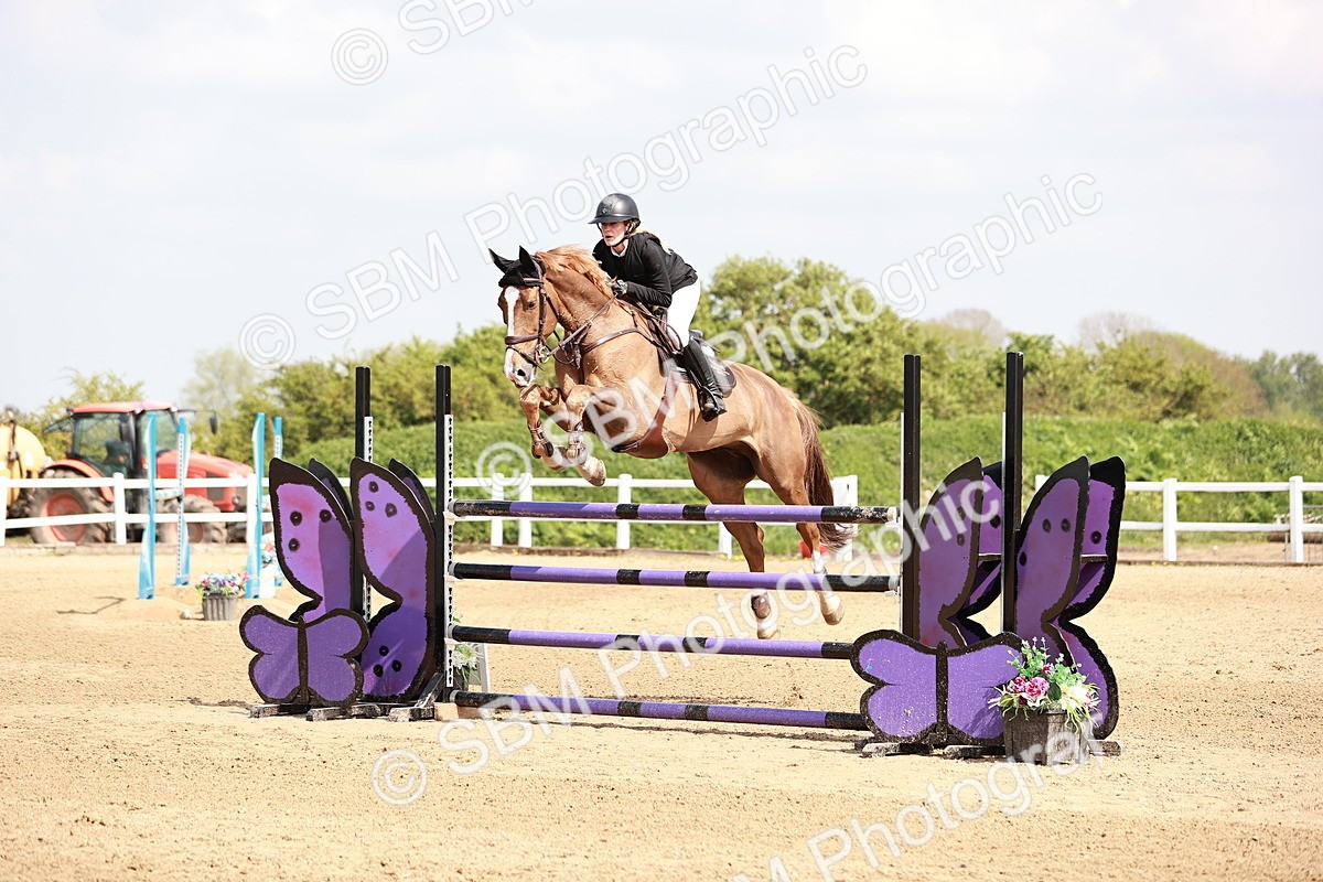  - Class 26 - Senior Foxhunter - 1.20m