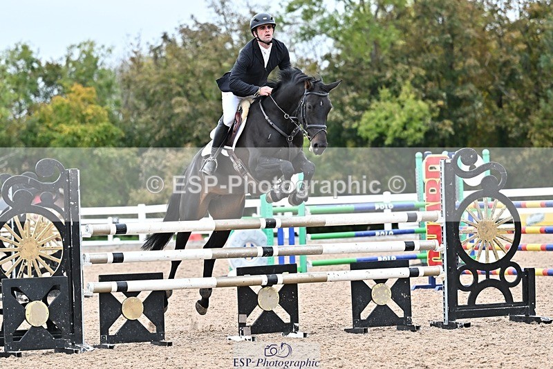 251015-130004-00460 - Cls 4 Newcomers and 1.10m Open