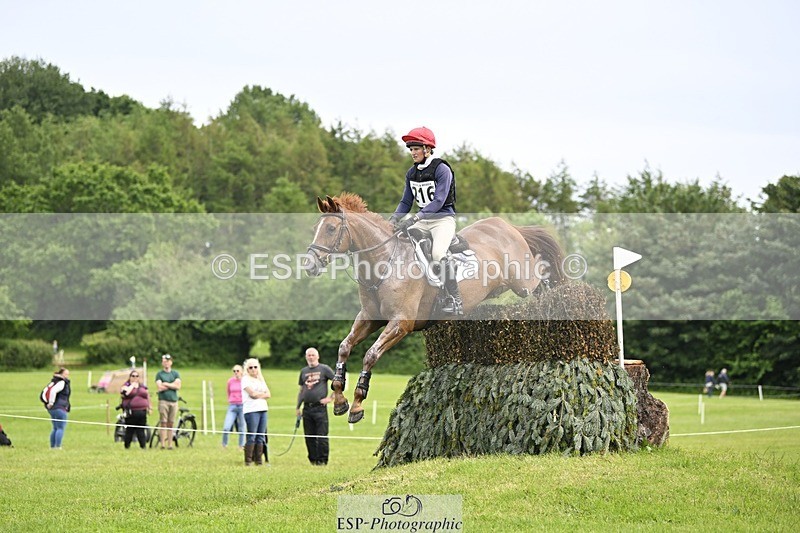 240525-151805-16733 - 216-I'M_A_WONDER-Rosie_Bradley-Hole