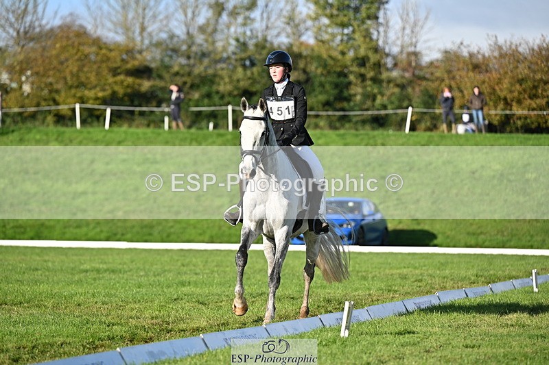 251024A-100257-07962 - F-451-Olivia.Clothier