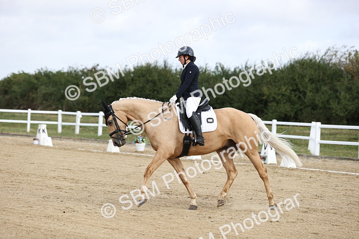 SBM_015406 - Class 14 - Novice 23 - 9.05-10.08