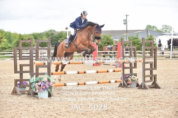 JAC_4028 - CLASS 4 - SAT -Senior Newcomers/ 1.10m Open