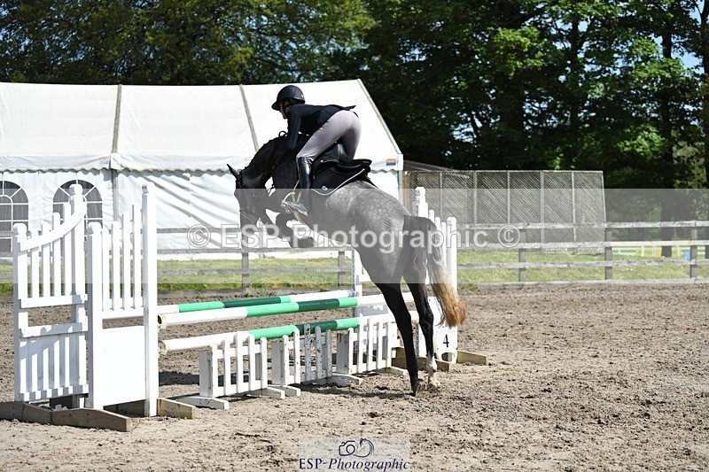 230512-111328-00640 - Cls 10 Snr 85cm Schooling