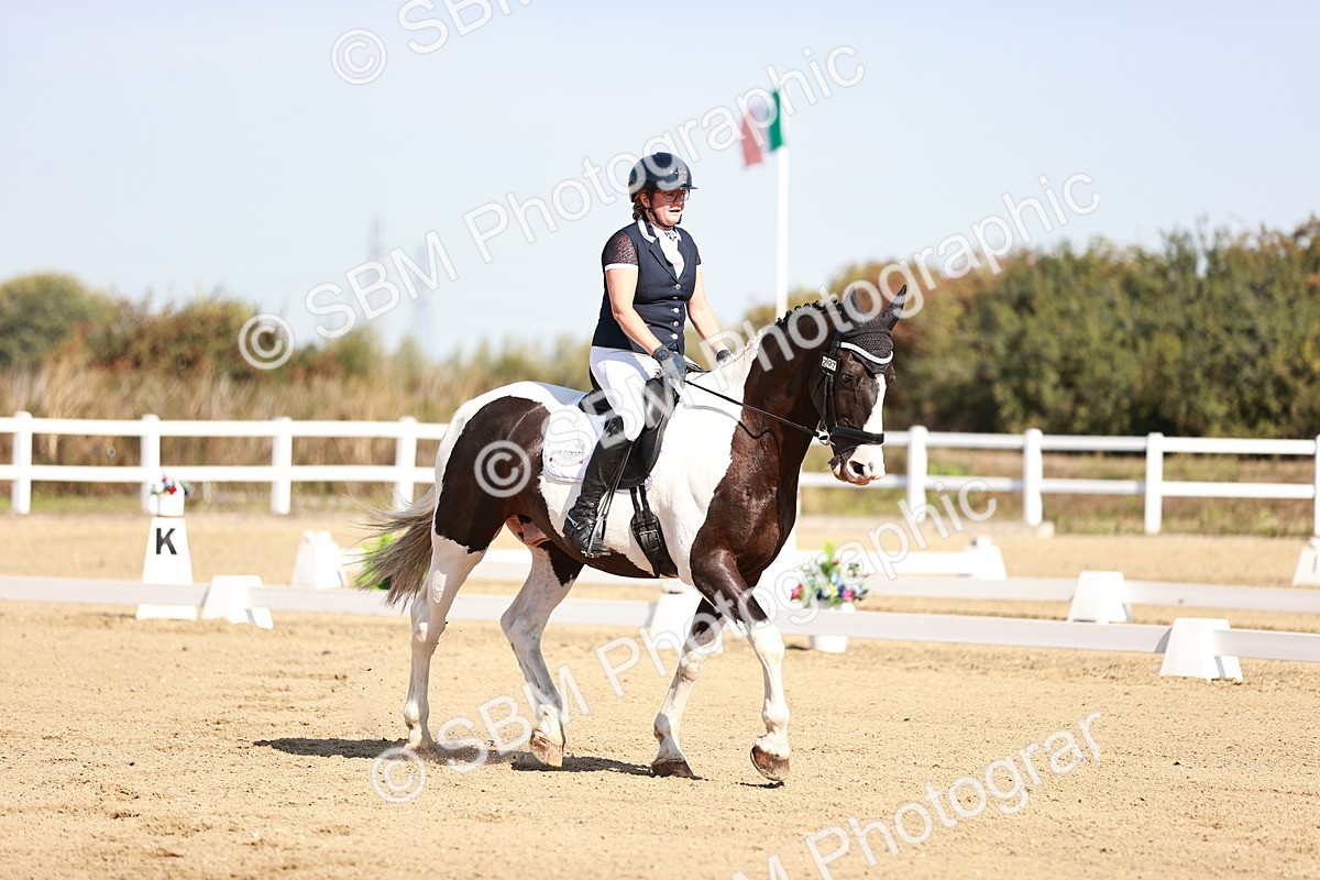 SBM_004335 - Class 12 - Novice 5 - 10.31-11.41