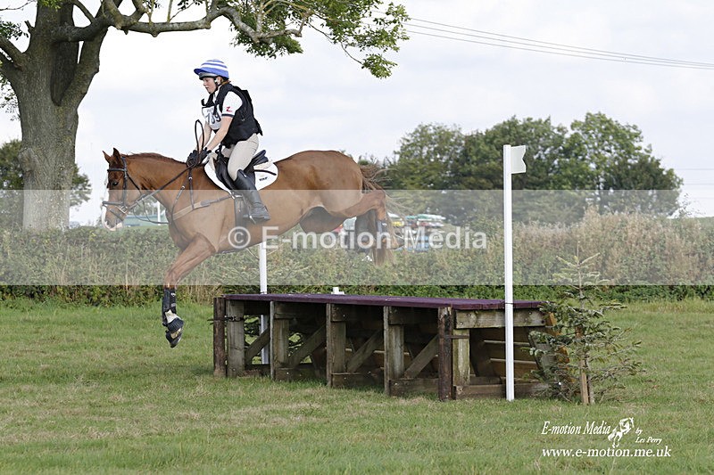  WWHT 171021 3350 - Intermediate (0.90m)  17/10/21