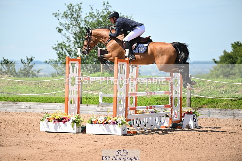 240718A-121512-05015 - Cls 1, 3 Star Small Tour 1.35m