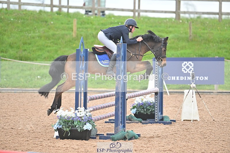240505A-090601-03397 - Cls 1 Pony Intro 70cm