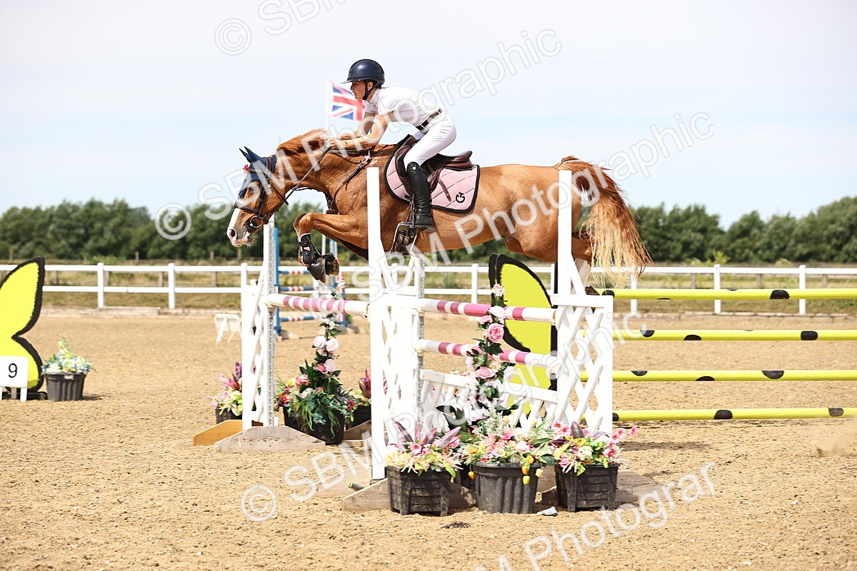SBM_000556 - Class 15 - Redpost Equestian Senior Foxhunter - 1.20m