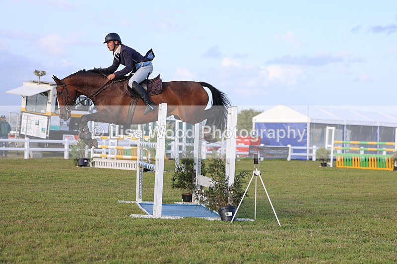 3E7A4976 - Class C1: Showjumping Senior Newcomers/1.10m open