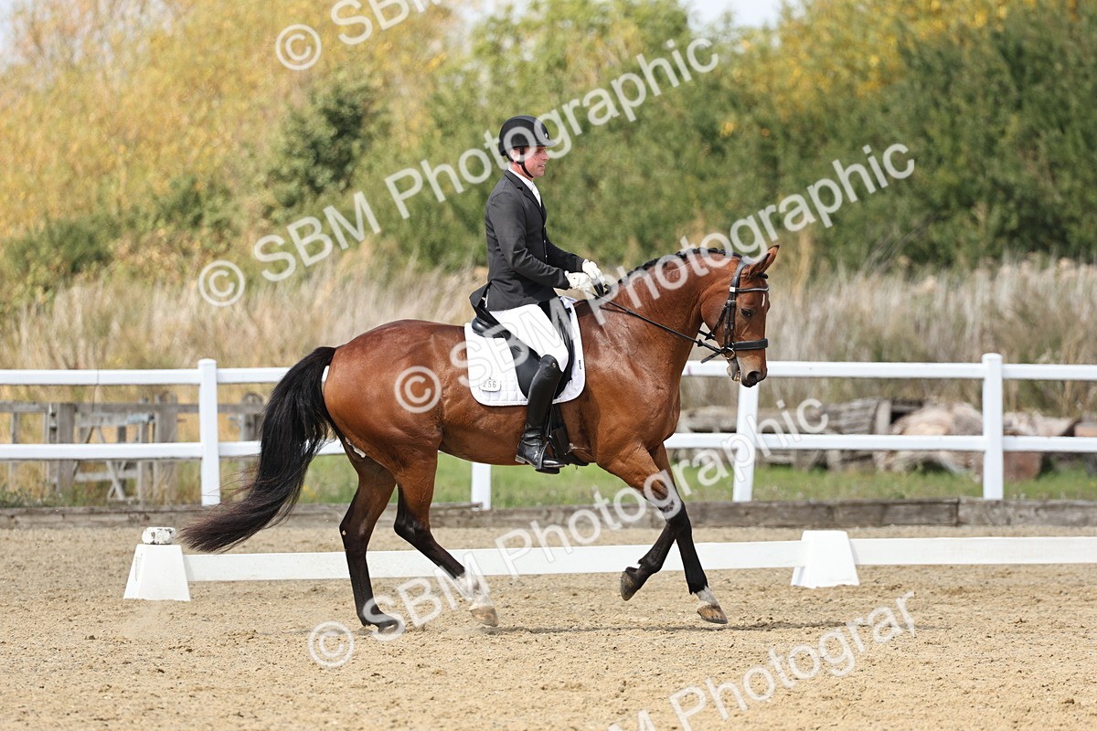 SBM_018713 - Class 16 - Novice 5 - 12.08-13.11