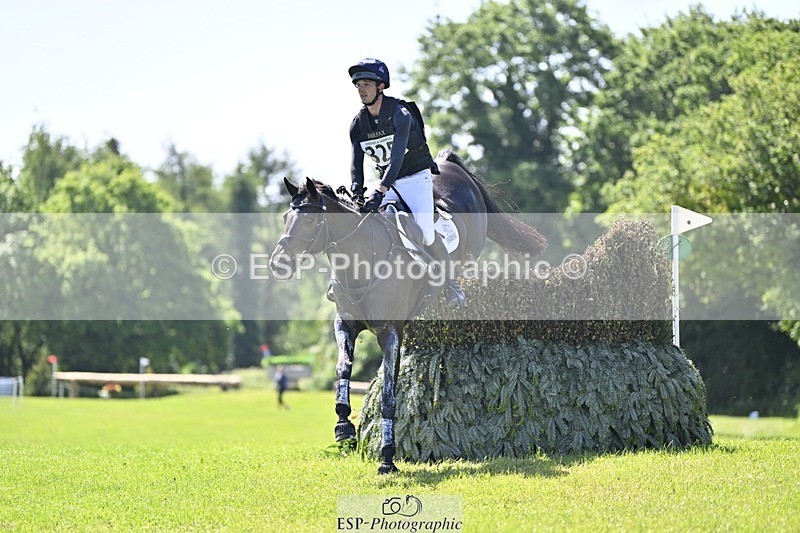 240525-110331-12411 - 325-MIDNIGHT_ENDEAVOUR-Tom_Jackson