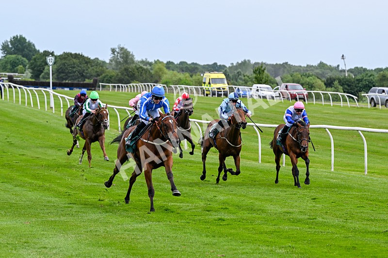 220626-Race 1-Minzelle-8374 - Race 1 14.30pm British EBF Maiden Fillies' Stakes