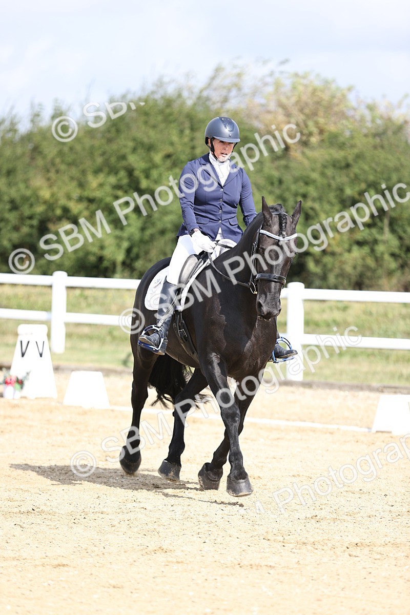 SBM_016098 - Class 14 - Novice 23 - 10.29-11.32