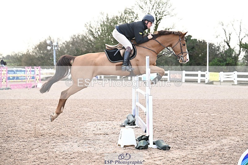 251206-122830-00963 - Cls 12 Snr Newcomers and 1.10m