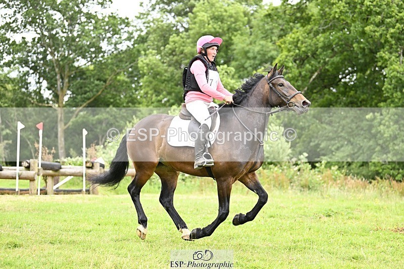 240630-154152-02753 - 711-Susan-Joy_Keeping-Penpont_Long_Tall_Sally