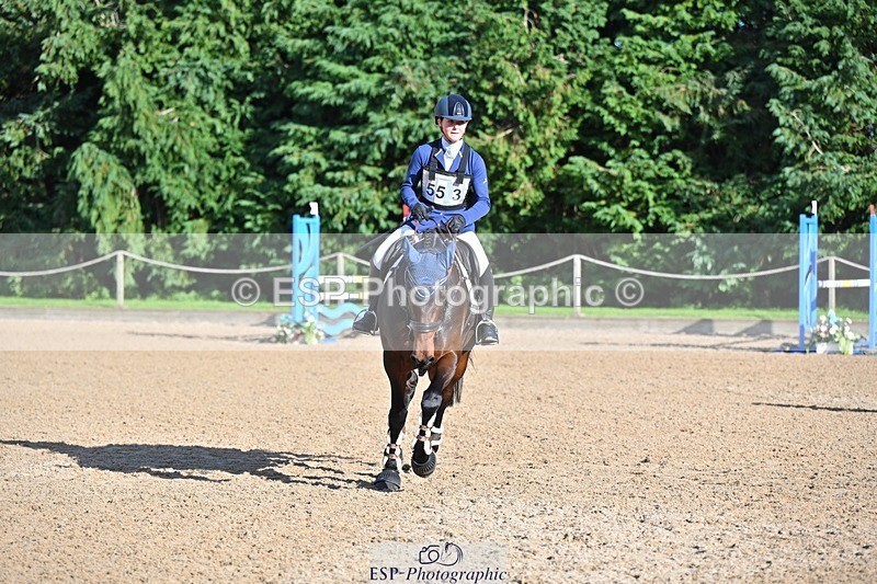 241027-134243-17594 - 553-Hanna.Bertorelli-BWTH.CLASSIC.CUT