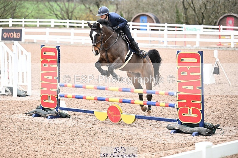 251205-101555-00185 - Cls 2 Snr British Novice and 90cm