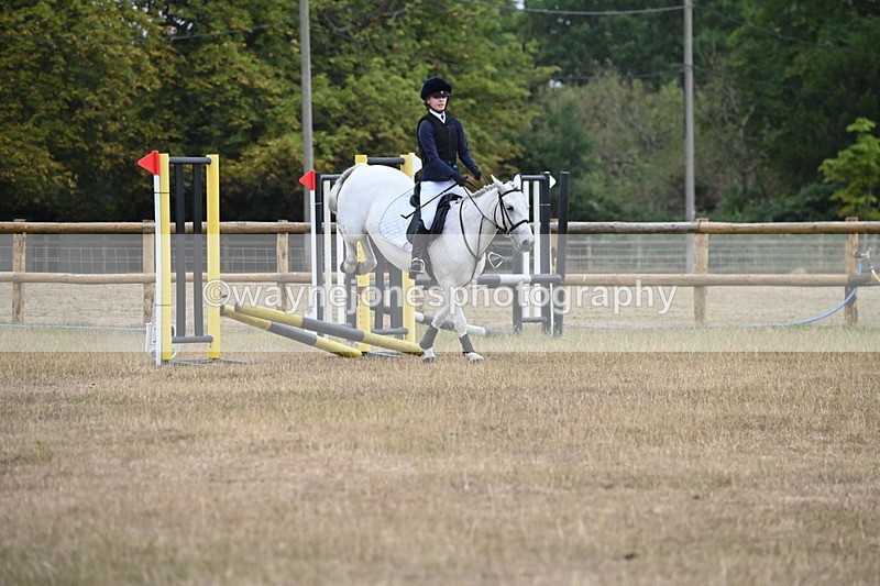WJ6_0533 - Class 14 Intermediate Jumping 75cm
