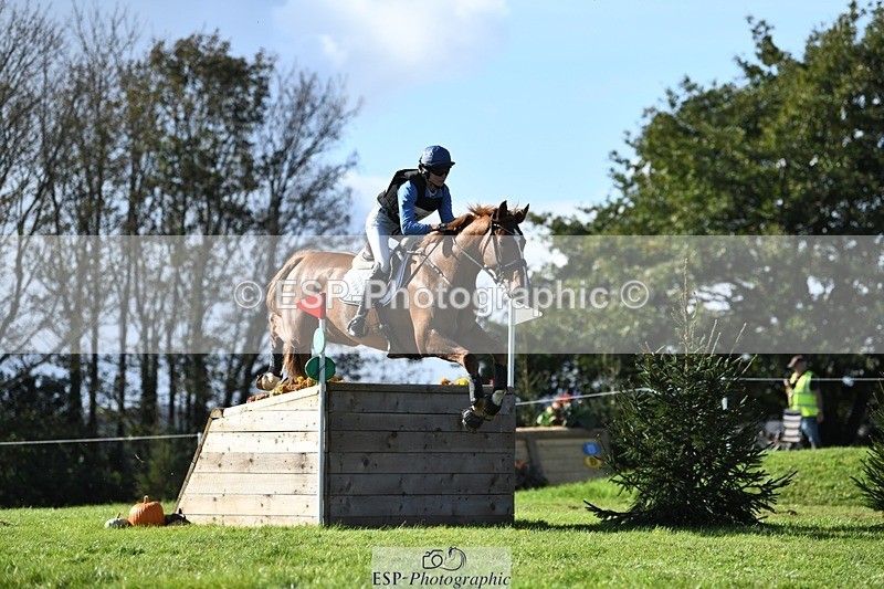 231022-124110-28609 - 309-CROSSTOWN.FINTANS.LAST-Catherine.Burrell-XC