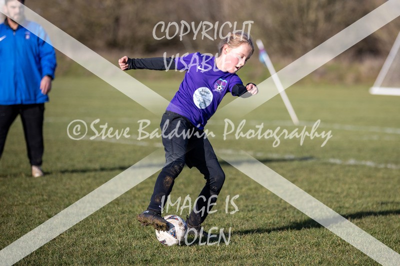1DX31475 - 2026-01-17 FC Abbey Meads U9 Purple Girls V Develop FC U9 Girls